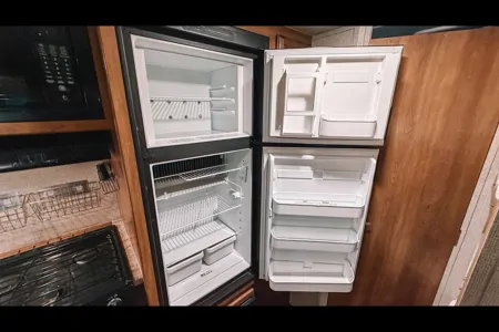 Coachmen Apex Ultra Lite with Blacktone Griddle