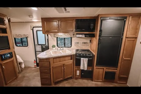 Coachmen Apex Ultra Lite with Blacktone Griddle