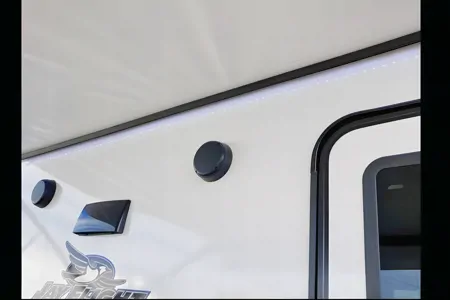 SUNNYS  & JANES BRAND NEW TRAILER GETAWAY