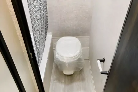 SUNNYS  & JANES BRAND NEW TRAILER GETAWAY