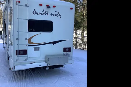 patricia Thor Motor Coach 4winds 19G Classe C