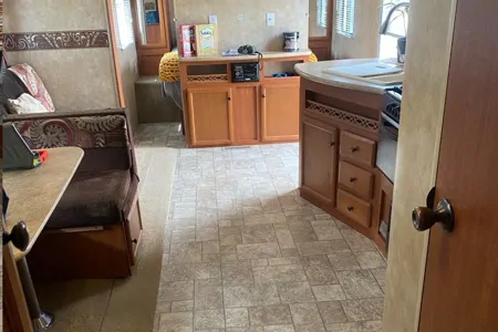 mike's Sportsman Kz321 Travel Trailer