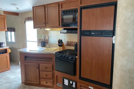 mike's Sportsman Kz321 Travel Trailer