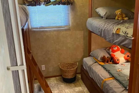 mike's Sportsman Kz321 Travel Trailer