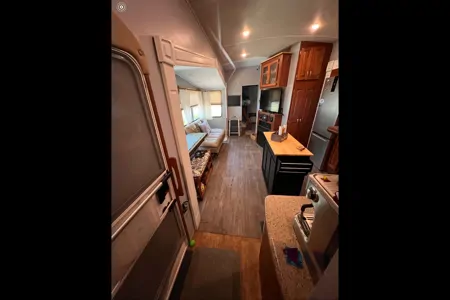Daniel's Forest River CEDAR CREEK SILVERBACK 37BH - FIFTH WHEEL Fifth Wheel
