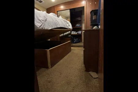 Daniel's Forest River CEDAR CREEK SILVERBACK 37BH - FIFTH WHEEL Fifth Wheel