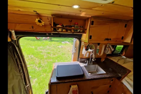 Sherpa: Dodge Sprinter Class B Van