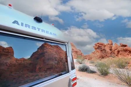 25ft Airstream - with Solar - 1/2 Ton Towable