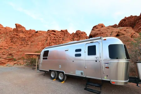 25ft Airstream - with Solar - 1/2 Ton Towable