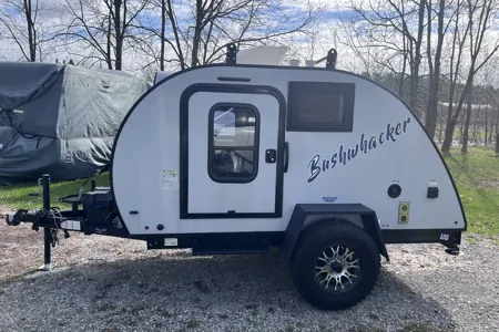 Jojo’s Braxton Creek Bushwhacker 10HD Travel Trailer