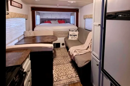 The cozy Jayco X213