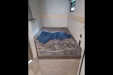 Palomino Puma 28DBFQ Travel Trailer