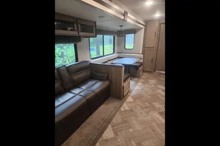 Palomino Puma 28DBFQ Travel Trailer