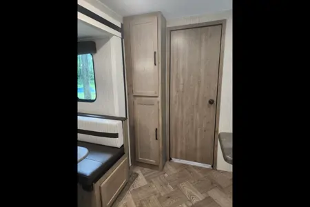 Palomino Puma 28DBFQ Travel Trailer