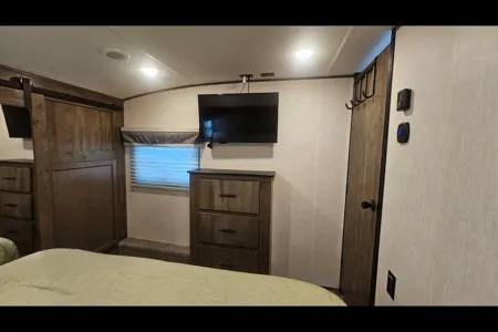 Z&S Home on Wheels w/Bunk Room
