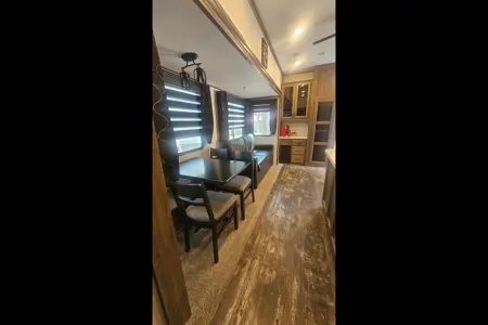 Z&S Home on Wheels w/Bunk Room