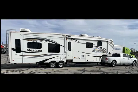 Thomas's Keystone Montana Fifth Wheel