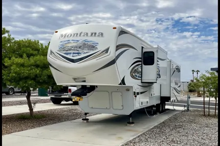 Thomas's Keystone Montana Fifth Wheel