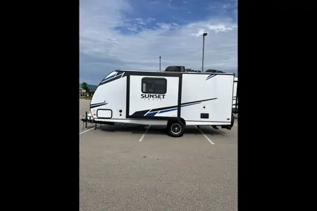 2021 Crossroads RV Sunset Trail SS188BH