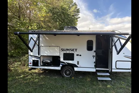 2021 Crossroads RV Sunset Trail SS188BH