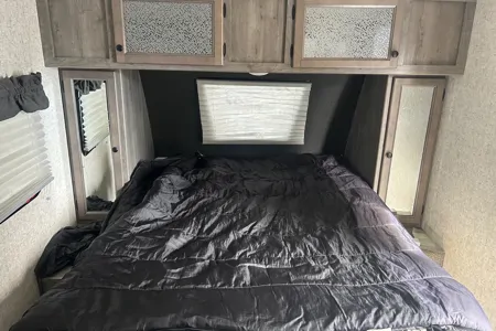 Great Coachmen family 208bhs Travel Trailer