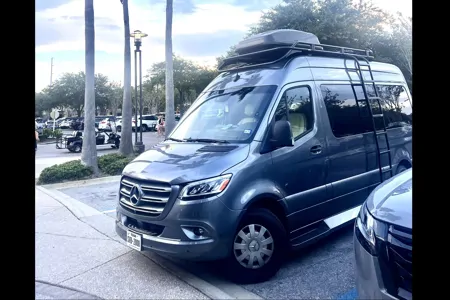 Mercedes-Benz Luxury Sprinter 144