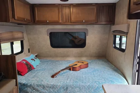 Lovely Clean & Tidy Trailer with Bunk Beds