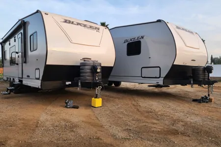 2026 Genesis Supreme Blazen 275crxl Toy Hauler