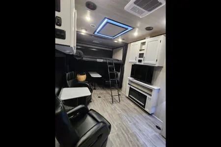 2026 Genesis Supreme Blazen 275crxl Toy Hauler