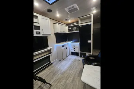 2026 Genesis Supreme Blazen 275crxl Toy Hauler