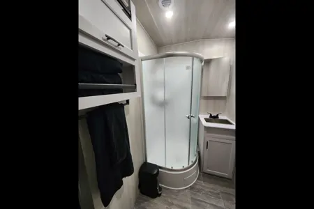 2026 Genesis Supreme Blazen 275crxl Toy Hauler