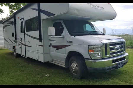 32' Coachmen Motorhome - Family Friendly, newly remodeled & Fully equipped!