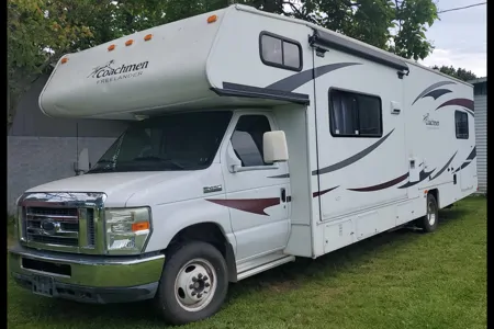 32' Coachmen Motorhome - Family Friendly, newly remodeled & Fully equipped!