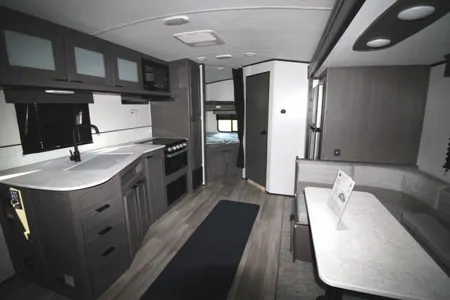 MPG 2500 Bunk House w Outdoor Kitchen!