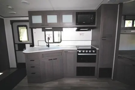 MPG 2500 Bunk House w Outdoor Kitchen!