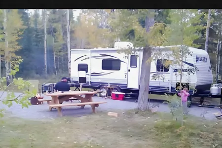 YYC Fully Stocked 26’ RV - bring food, clothes and bedding