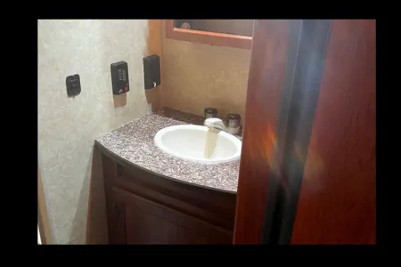 YYC Fully Stocked 26’ RV - bring food, clothes and bedding