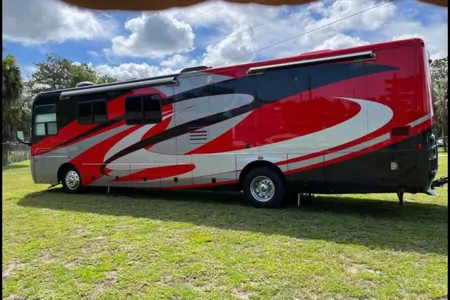 FUN AND COMFORTABLE SPORTS MOTOR HOME