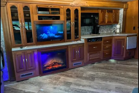 FUN AND COMFORTABLE SPORTS MOTOR HOME