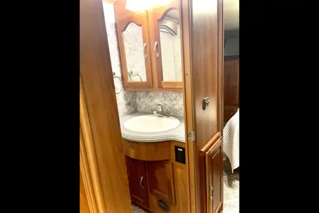 FUN AND COMFORTABLE SPORTS MOTOR HOME