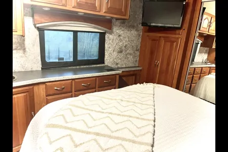 FUN AND COMFORTABLE SPORTS MOTOR HOME