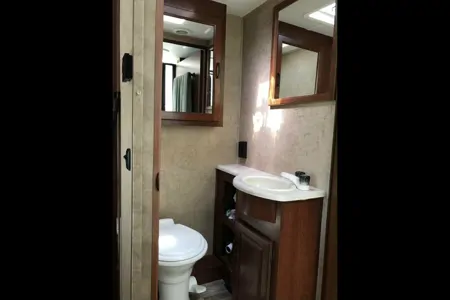 JL Big Moose Forest River Sunseeker Classe C