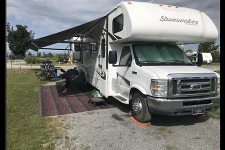 JL Big Moose Forest River Sunseeker Classe C