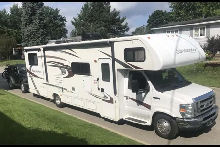 JL Big Moose Forest River Sunseeker Classe C