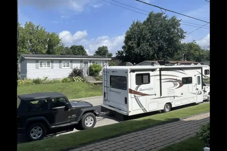 JL Big Moose Forest River Sunseeker Classe C