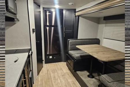 Hideaway RV rentals Fur baby friendly Wolf pup 16pf