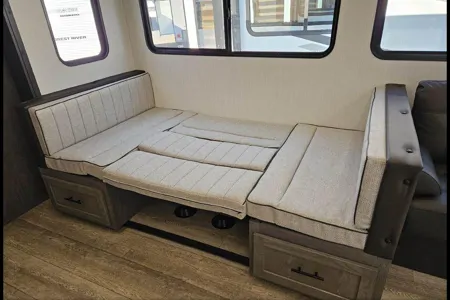 2025 Alpha Wolf Bunkhouse | Sleeps 10 | Delivery Available