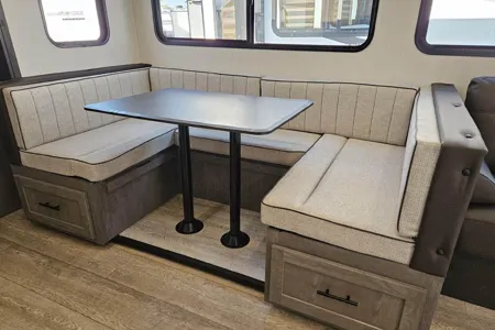 2025 Alpha Wolf Bunkhouse | Sleeps 10 | Delivery Available