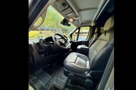 2024 Winnebago Roam 59RZPT | The Only Open-Concept Pop-Top Class B Starlink