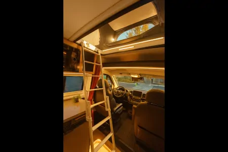 2024 Winnebago Roam 59RZPT | The Only Open-Concept Pop-Top Class B Starlink
